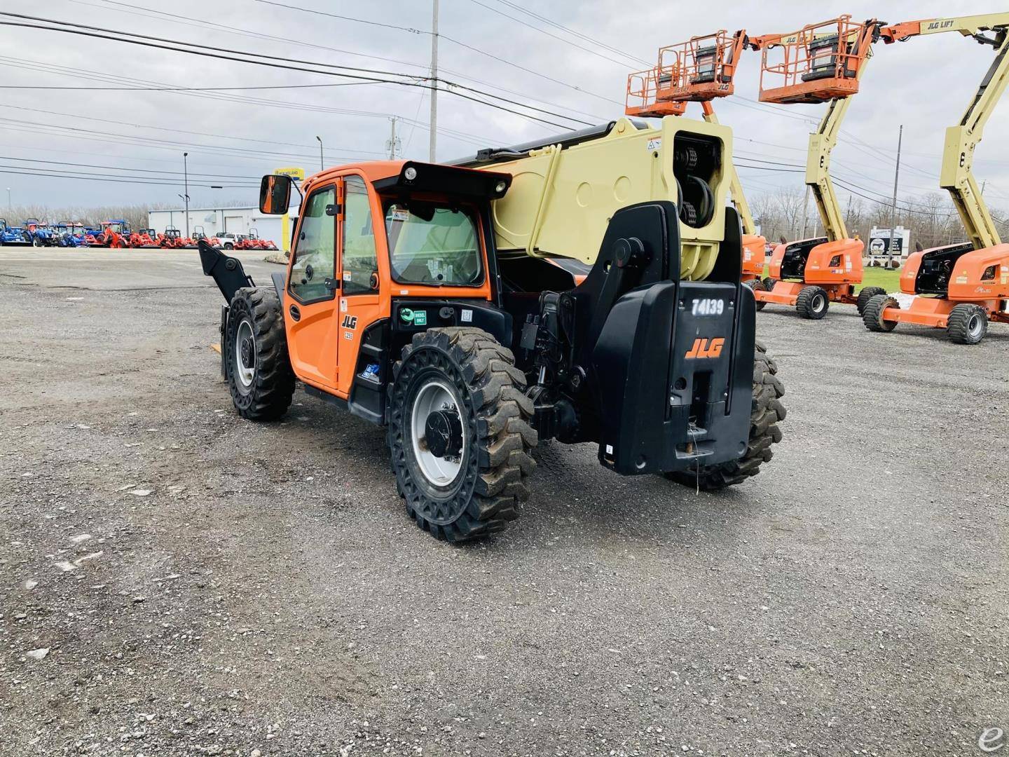 2016 JLG 1255