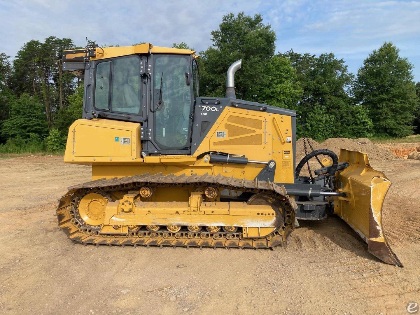 2022 John Deere 700L LGP