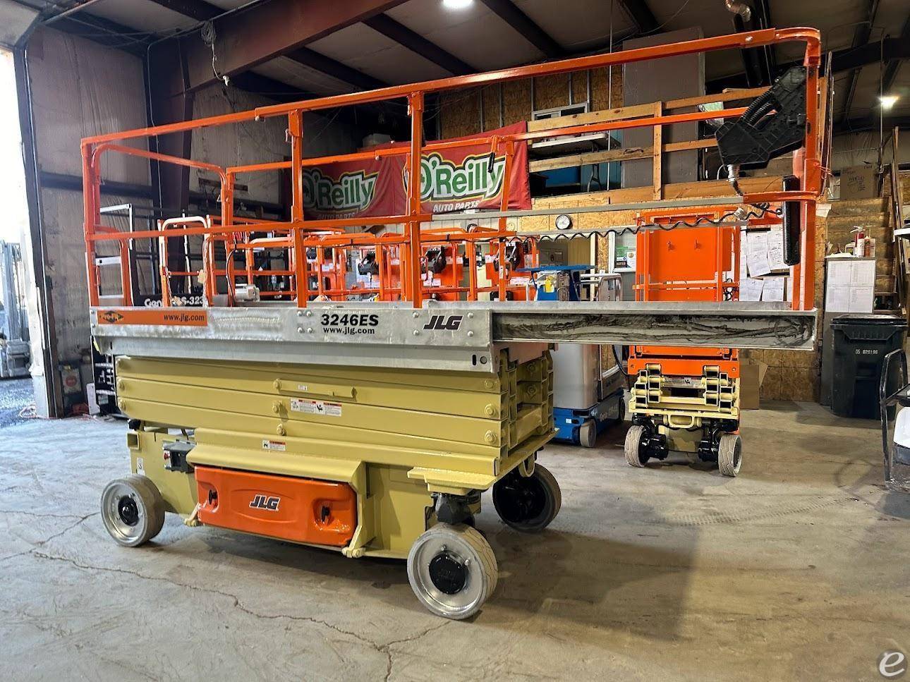 2015 JLG 3246ES