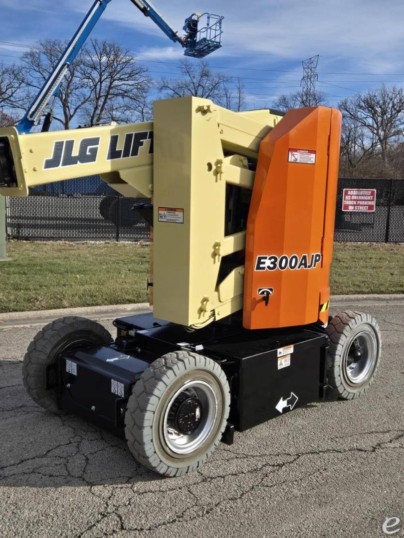 2015 JLG E300AJP