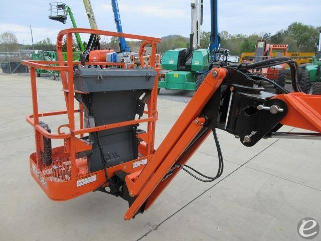 2017 JLG E400AJPN