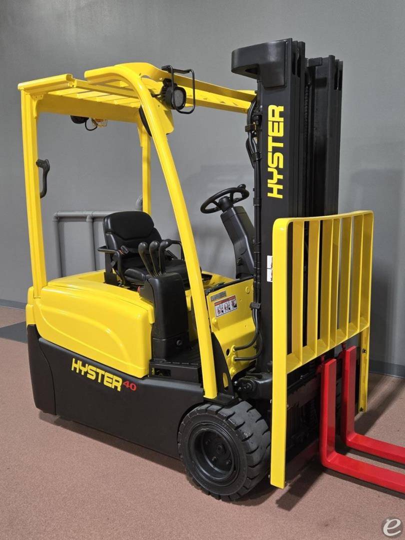 2017 Hyster J40XNT Electric 3 Wheel Forklift - 123Forklift