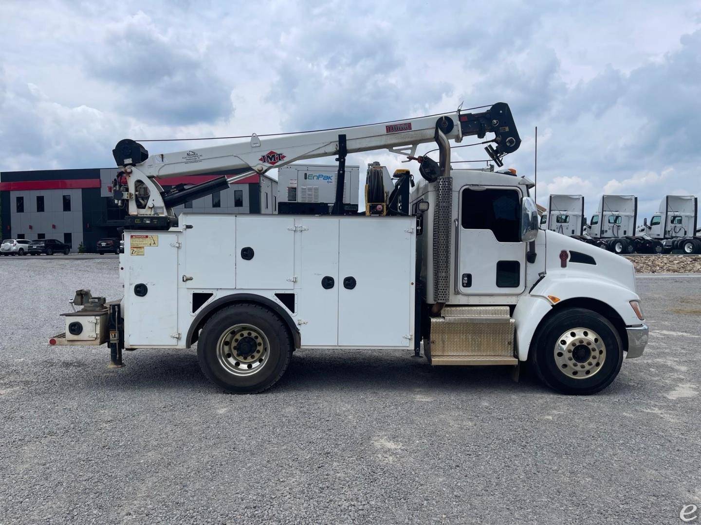 2017 Kenworth T270