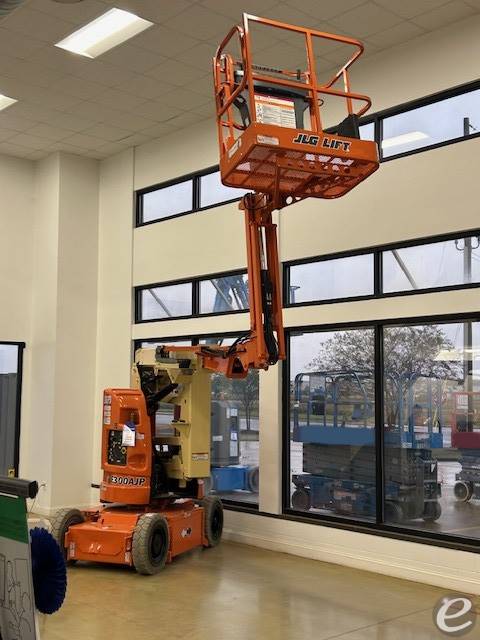 2012 JLG E300AJP