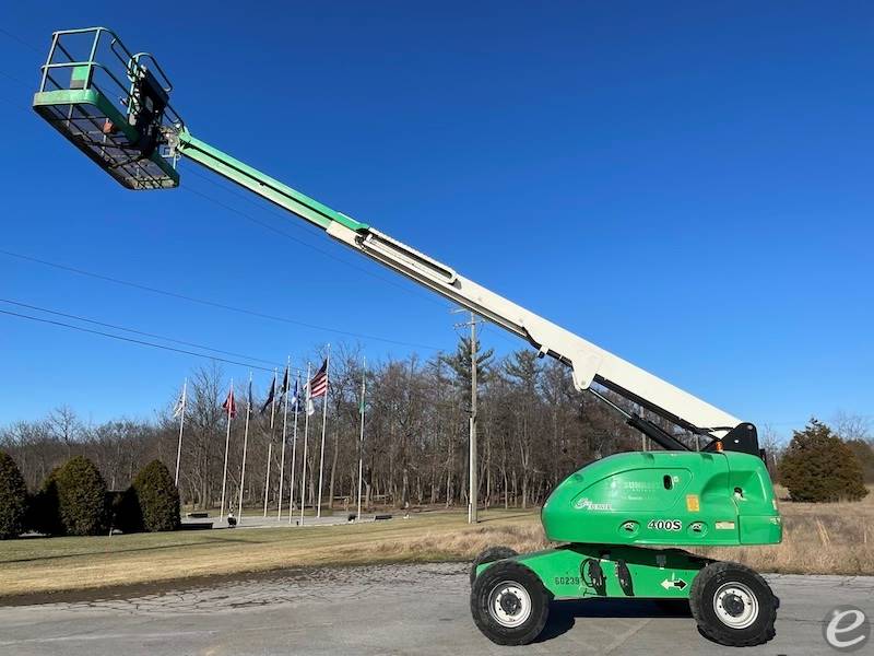 2014 JLG 400S