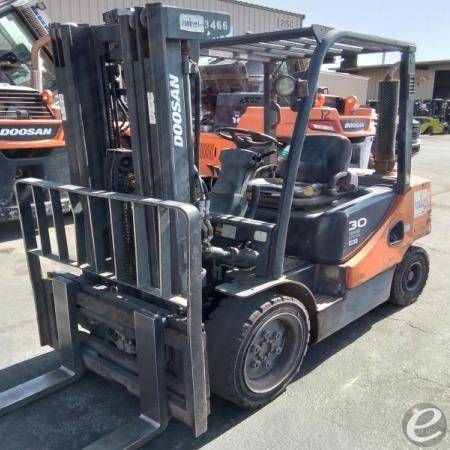 2015 Doosan D30S-7