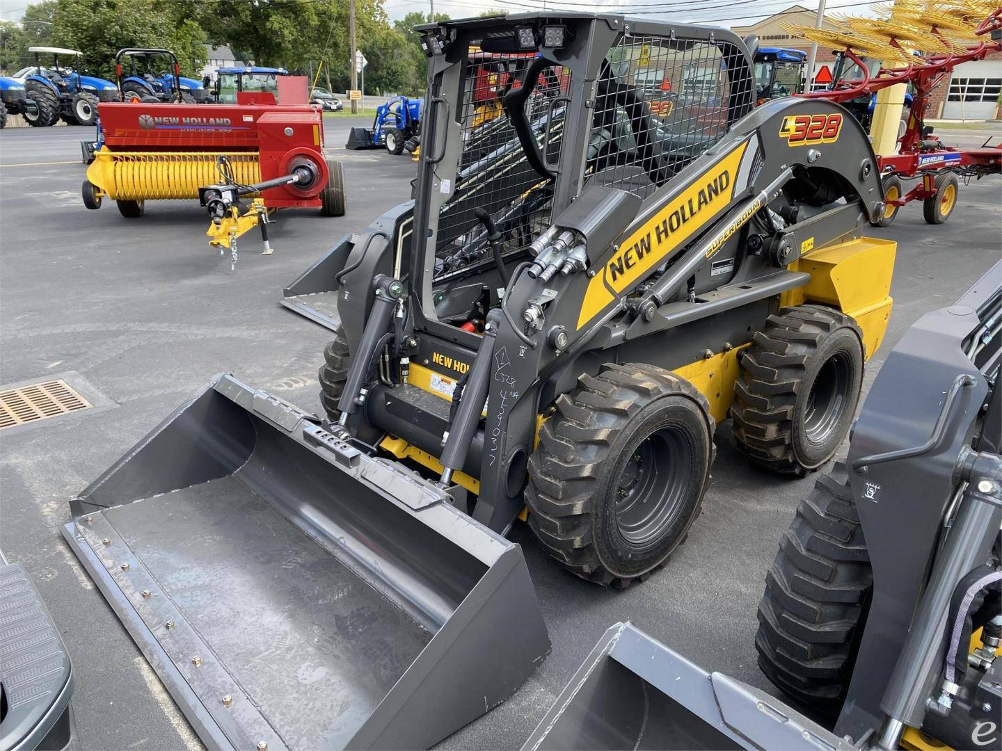 2024 New Holland L328