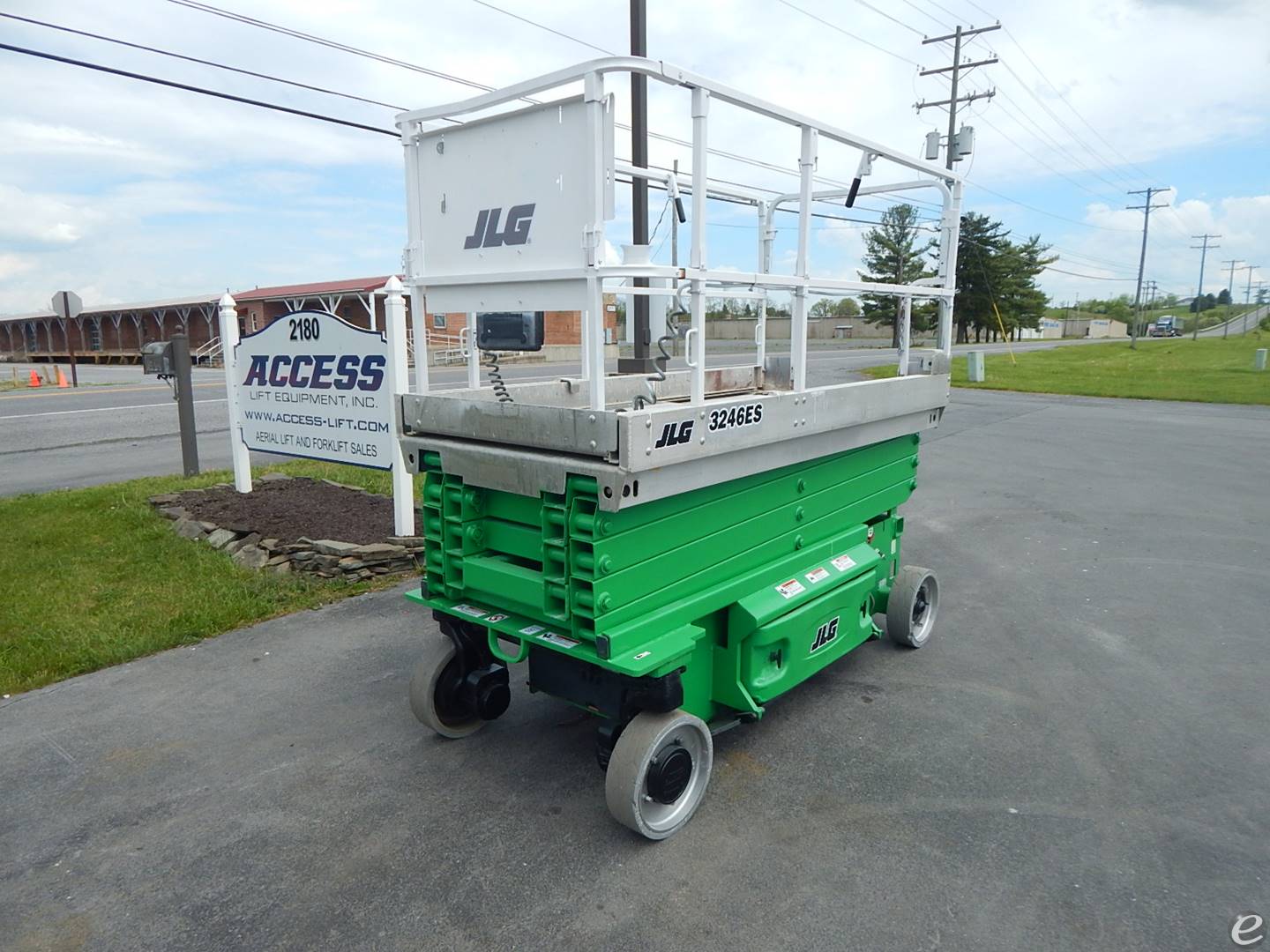 2015 JLG 3246ES