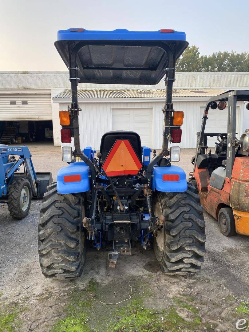 2004 New Holland TC33DA