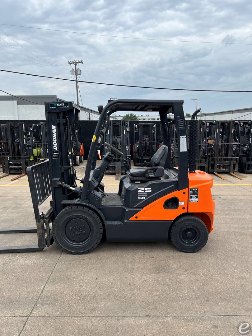 2021 Doosan D25S-7