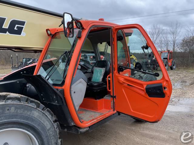 2022 JLG 1055