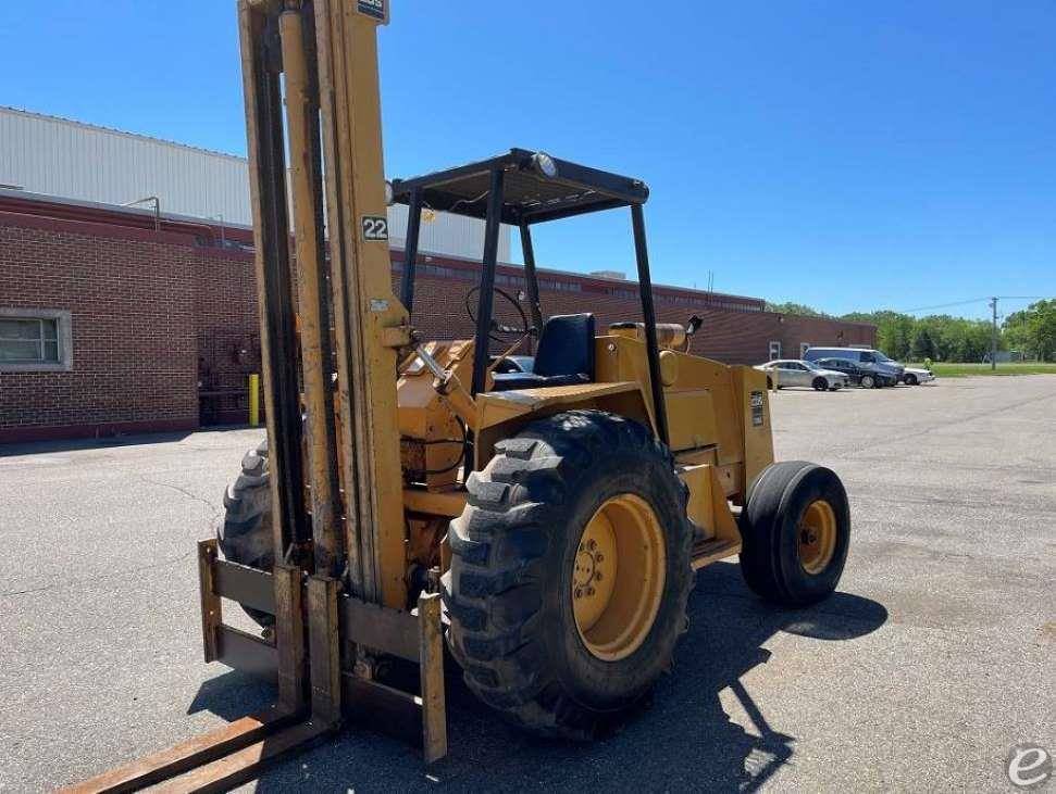 Case 586C Rough Terrain Rough Terrain - 123Forklift