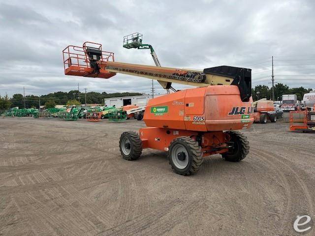 2017 JLG 600S