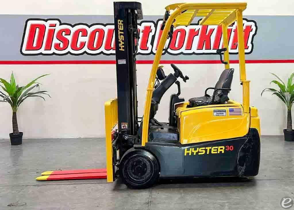 2017 Hyster J30XNT