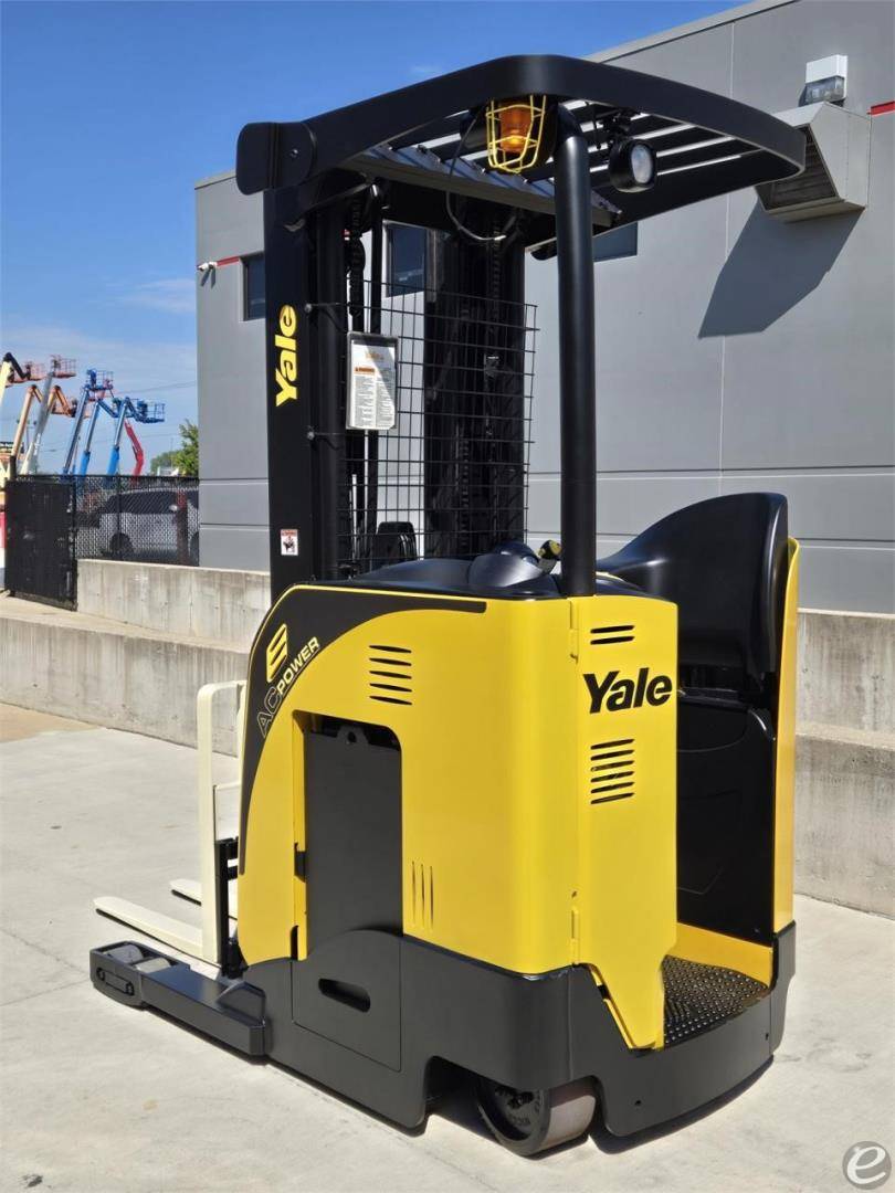 2018 Yale NR045EB