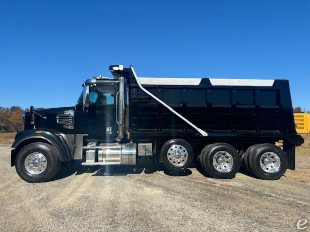 2019 Freightliner 122SD