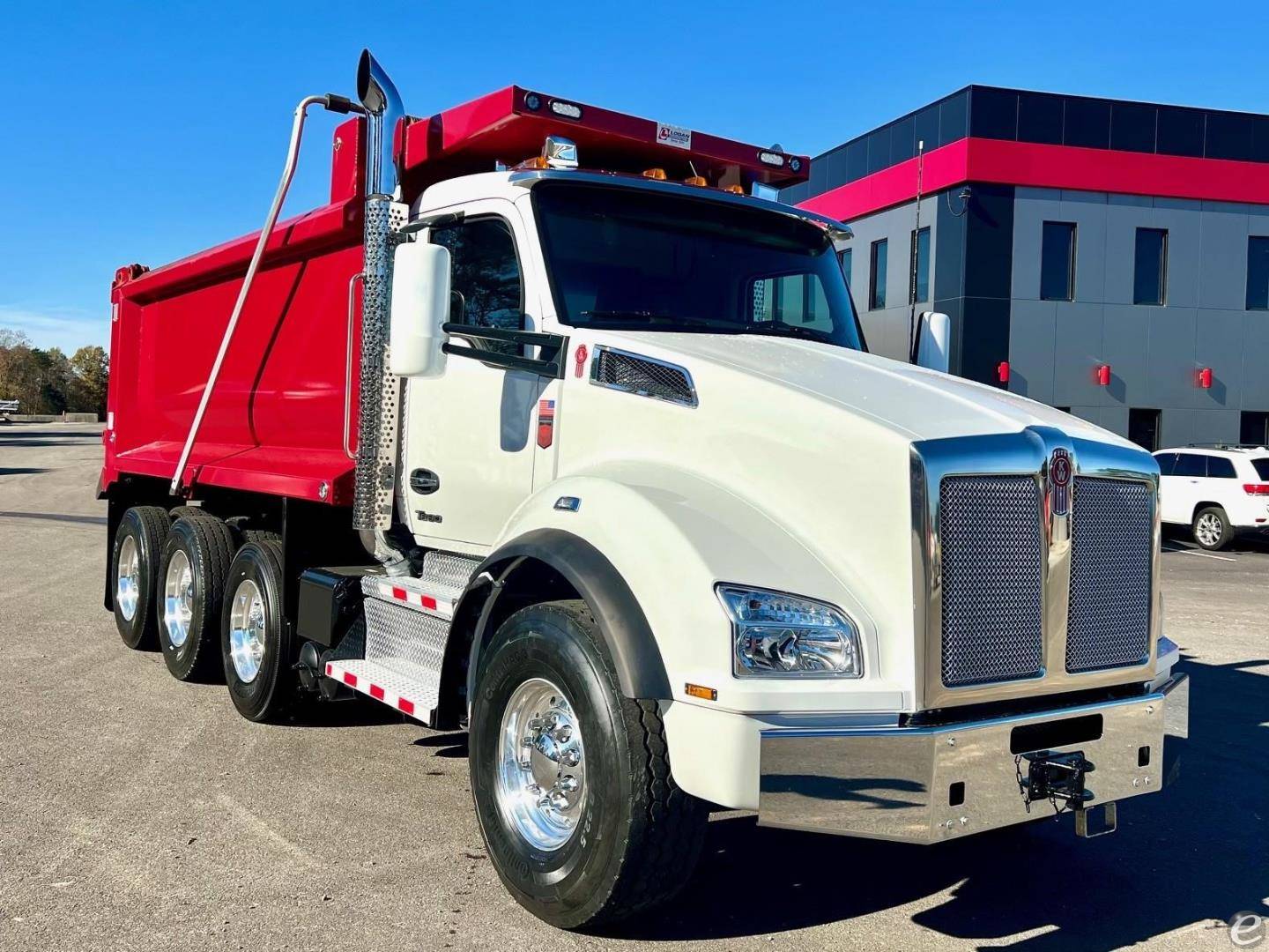 2025 Kenworth T880