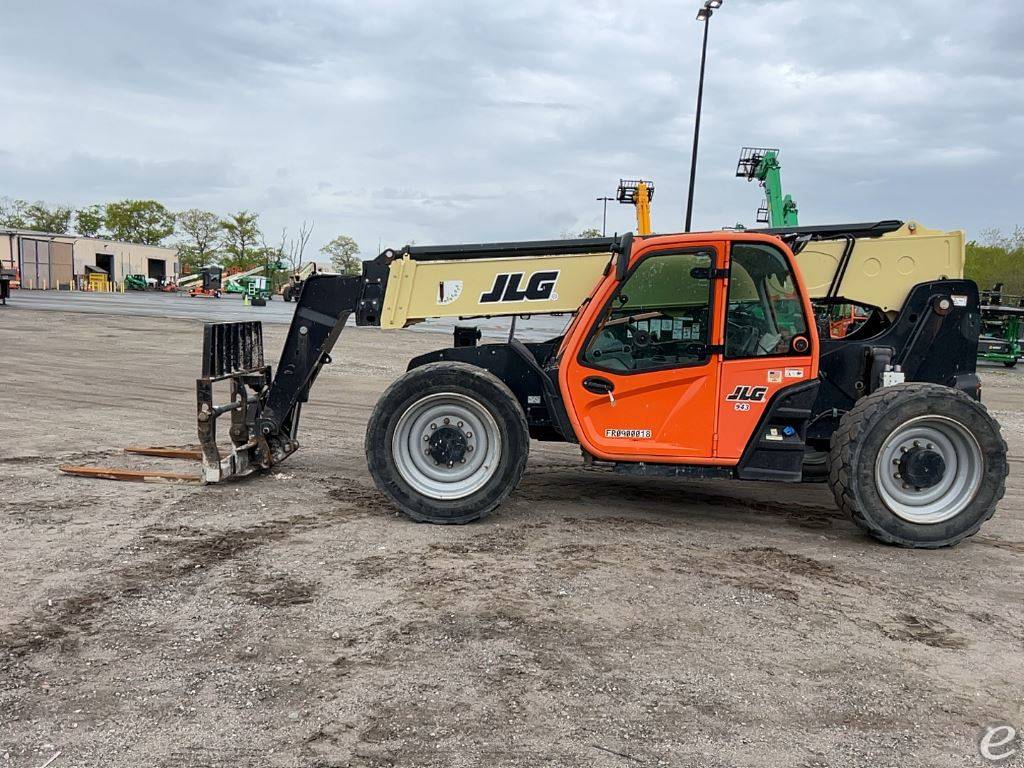 2017 JLG 943