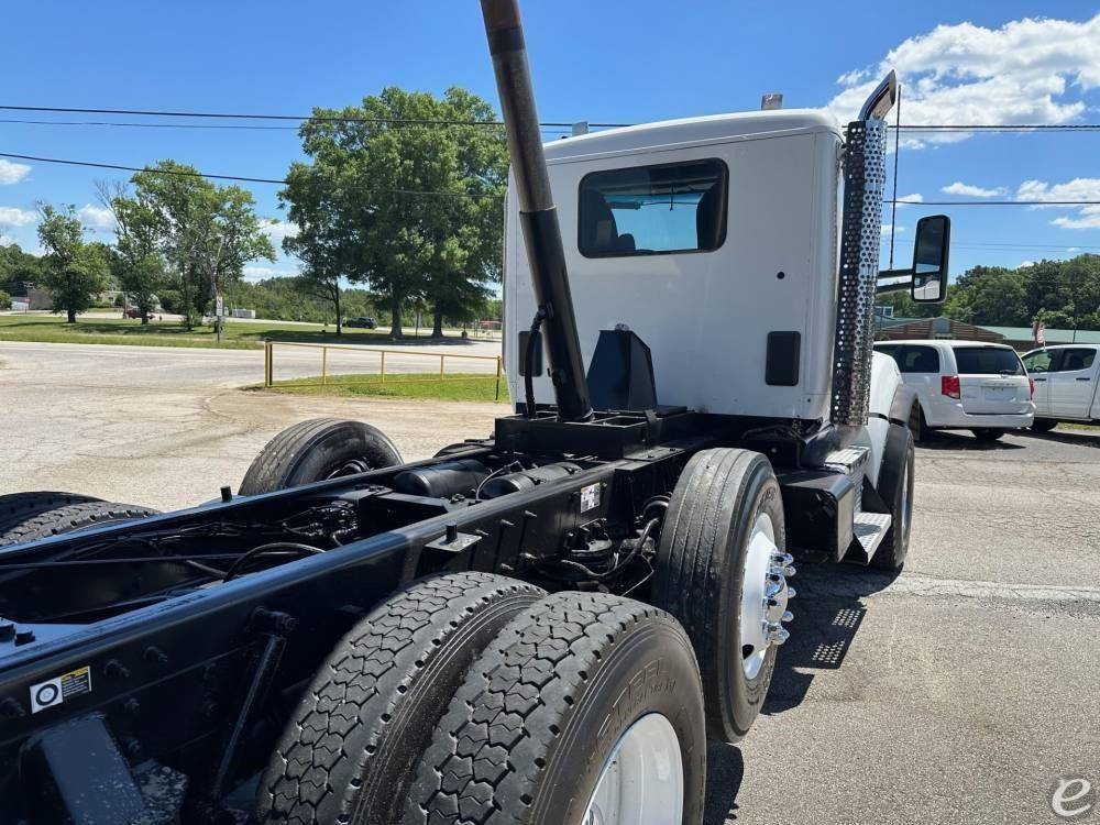 2017 Kenworth T880