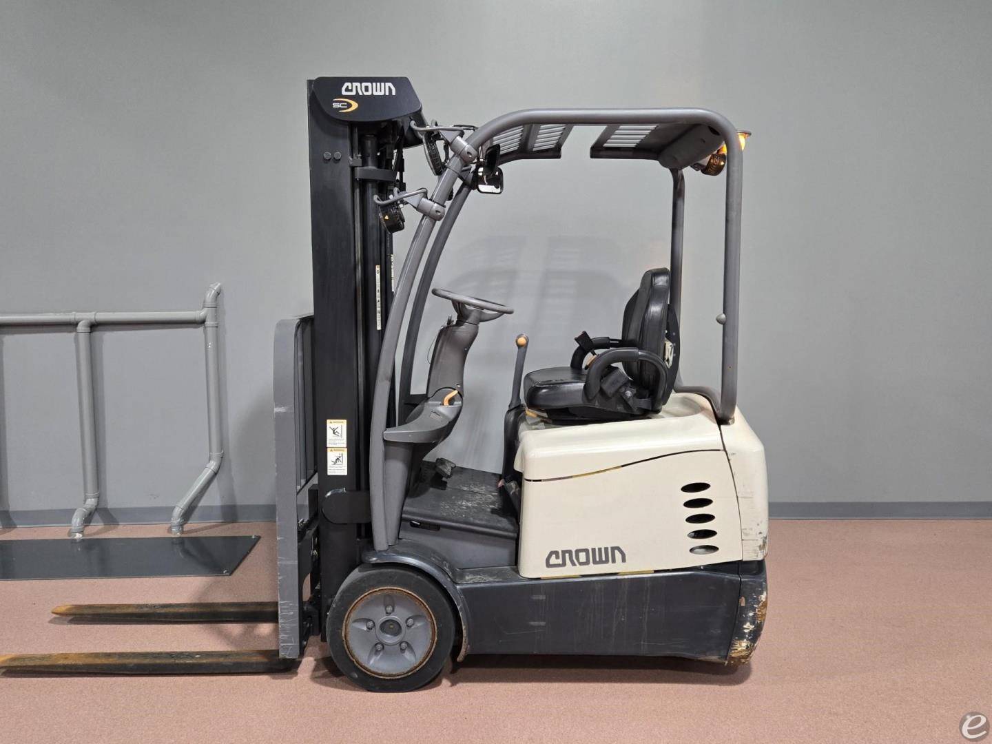 2020 Crown SC5215-30 Electric 3 Wheel Forklift