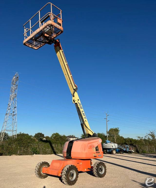 2018 JLG 400S