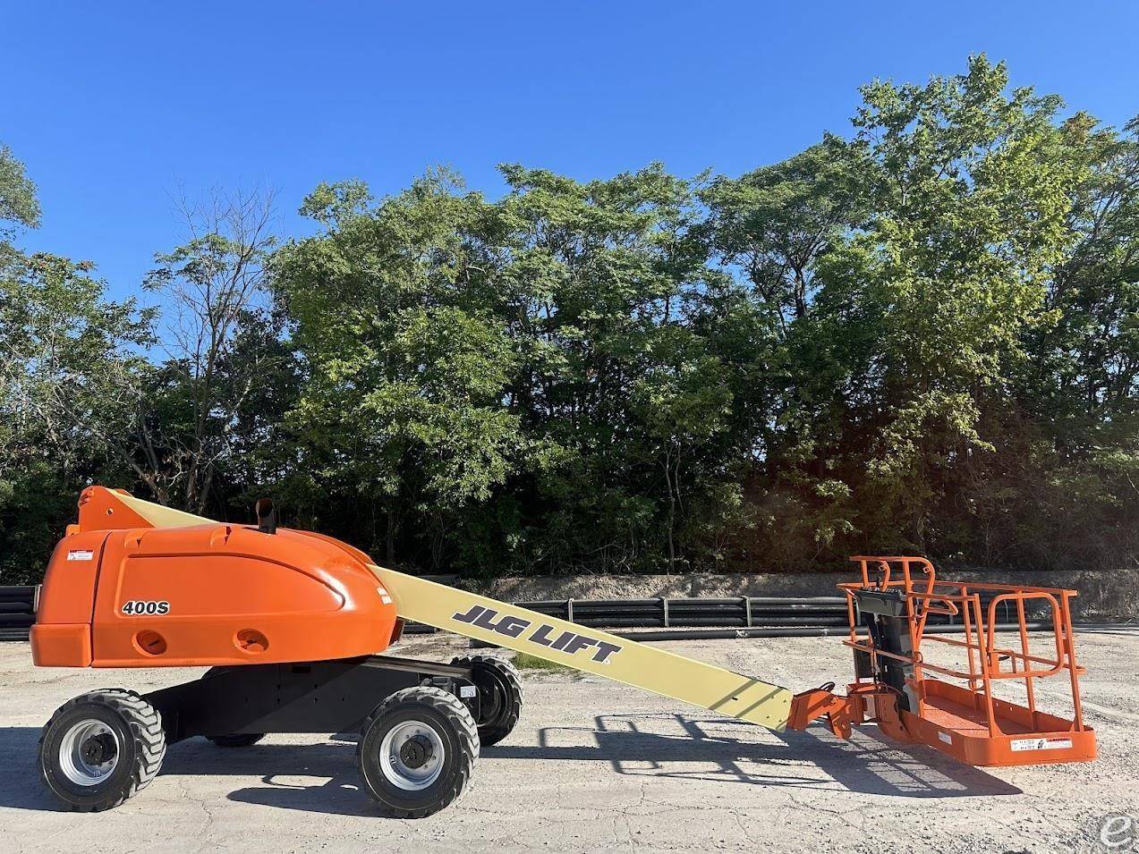 2014 JLG 400S