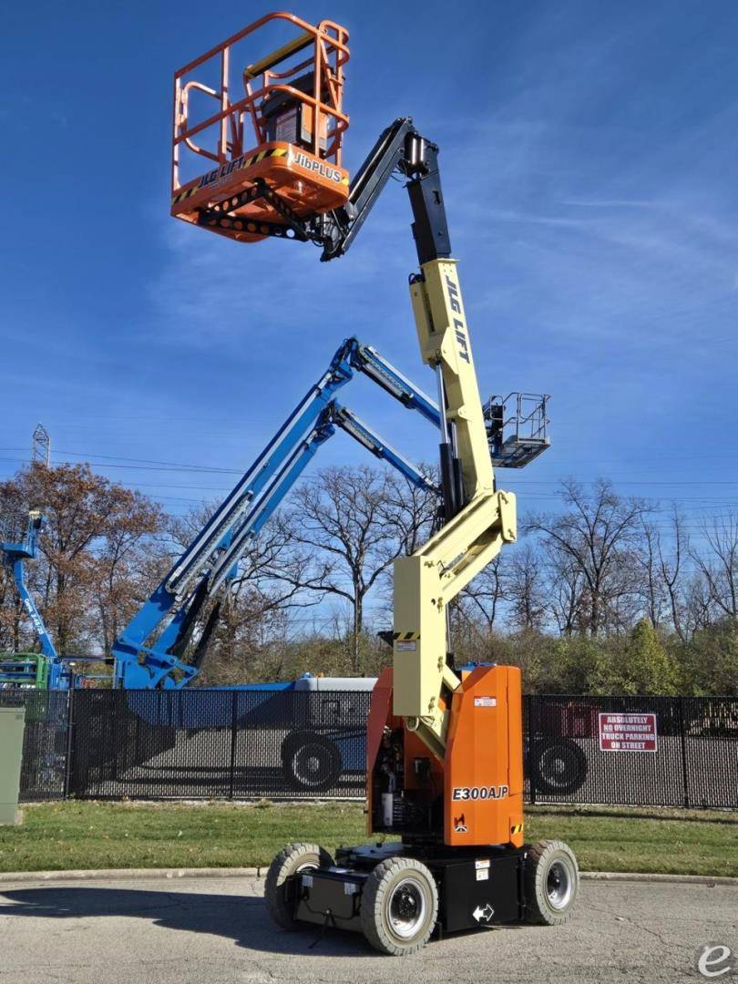 2016 JLG E300AJP