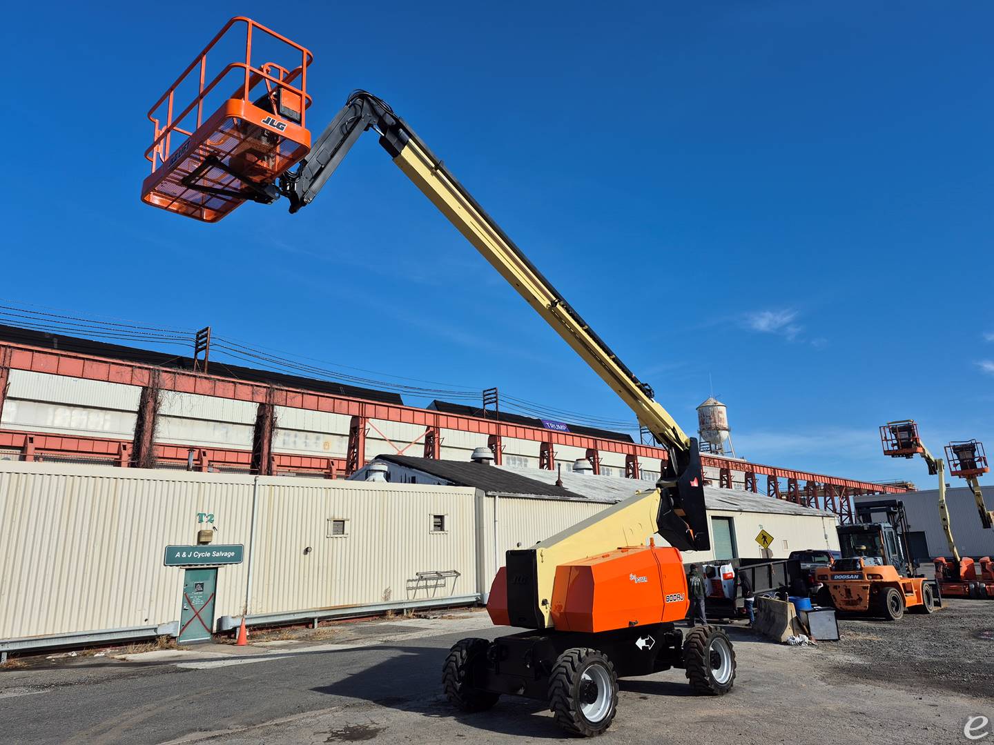 2017 JLG 800AJ