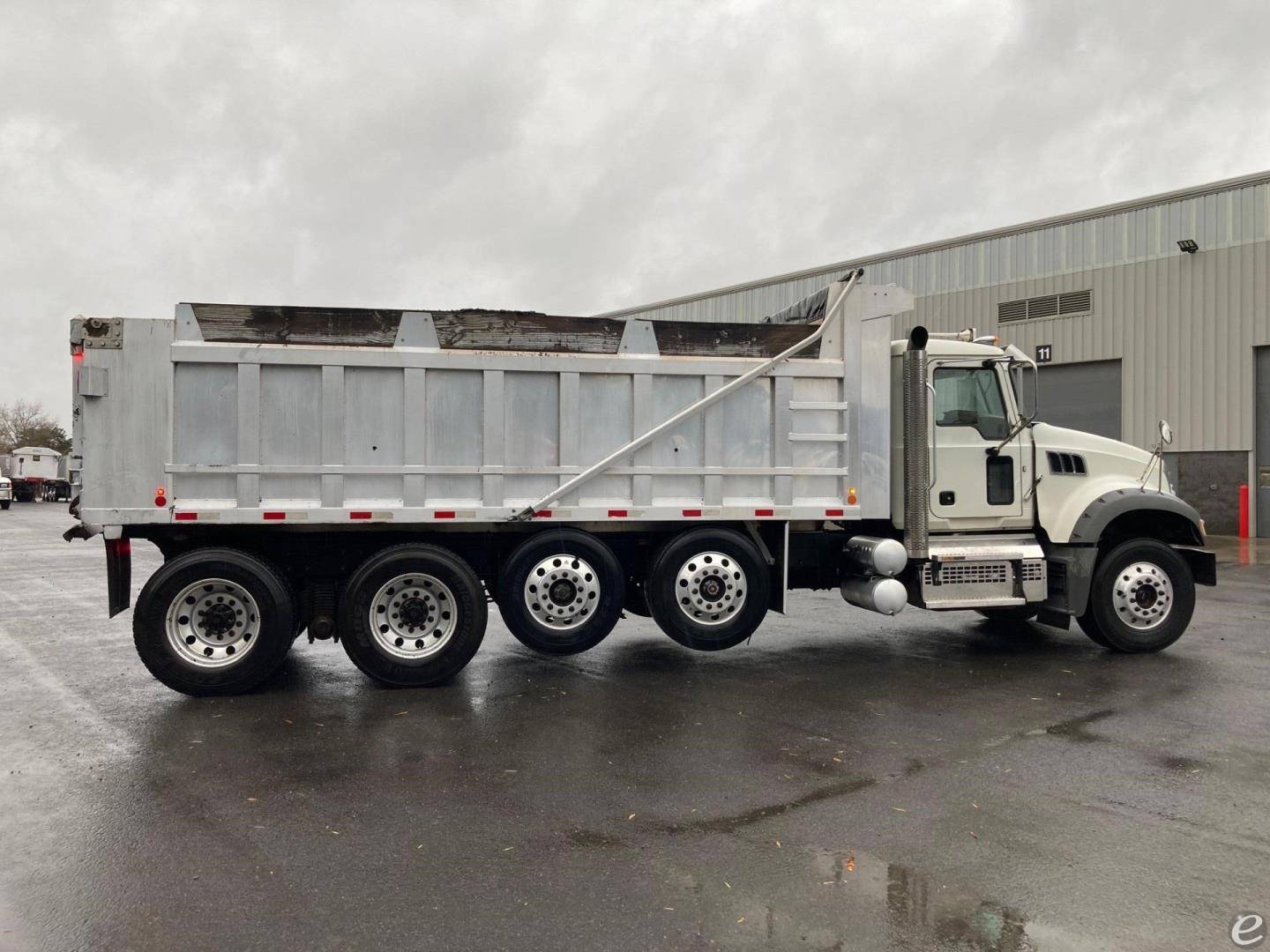 2019 Mack GRANITE 64FR