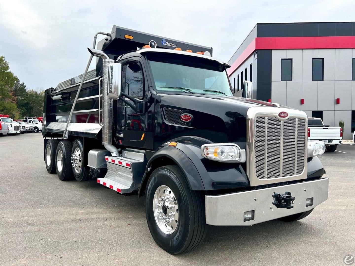 2022 Peterbilt 567