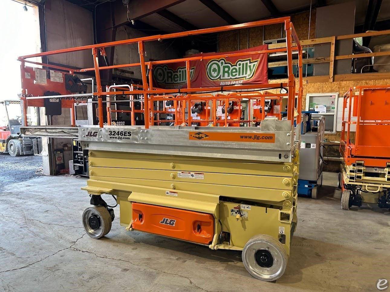 2015 JLG 3246ES