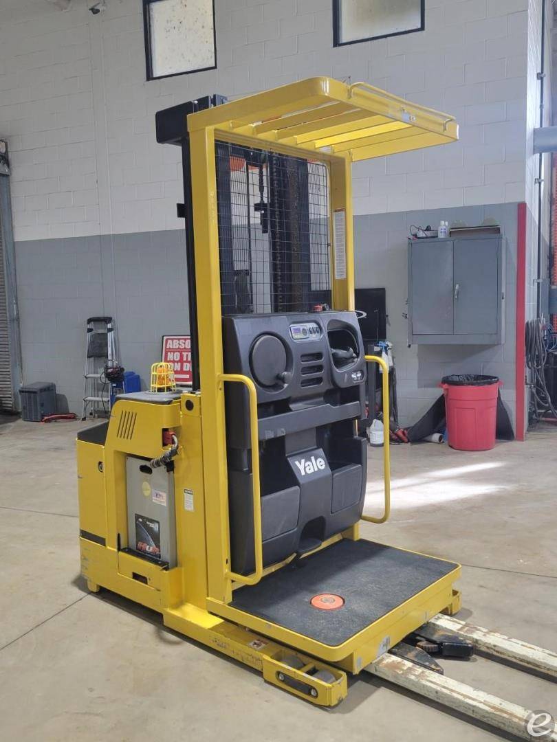 2015 Yale OS030EF Electric Order Picker - 123Forklift