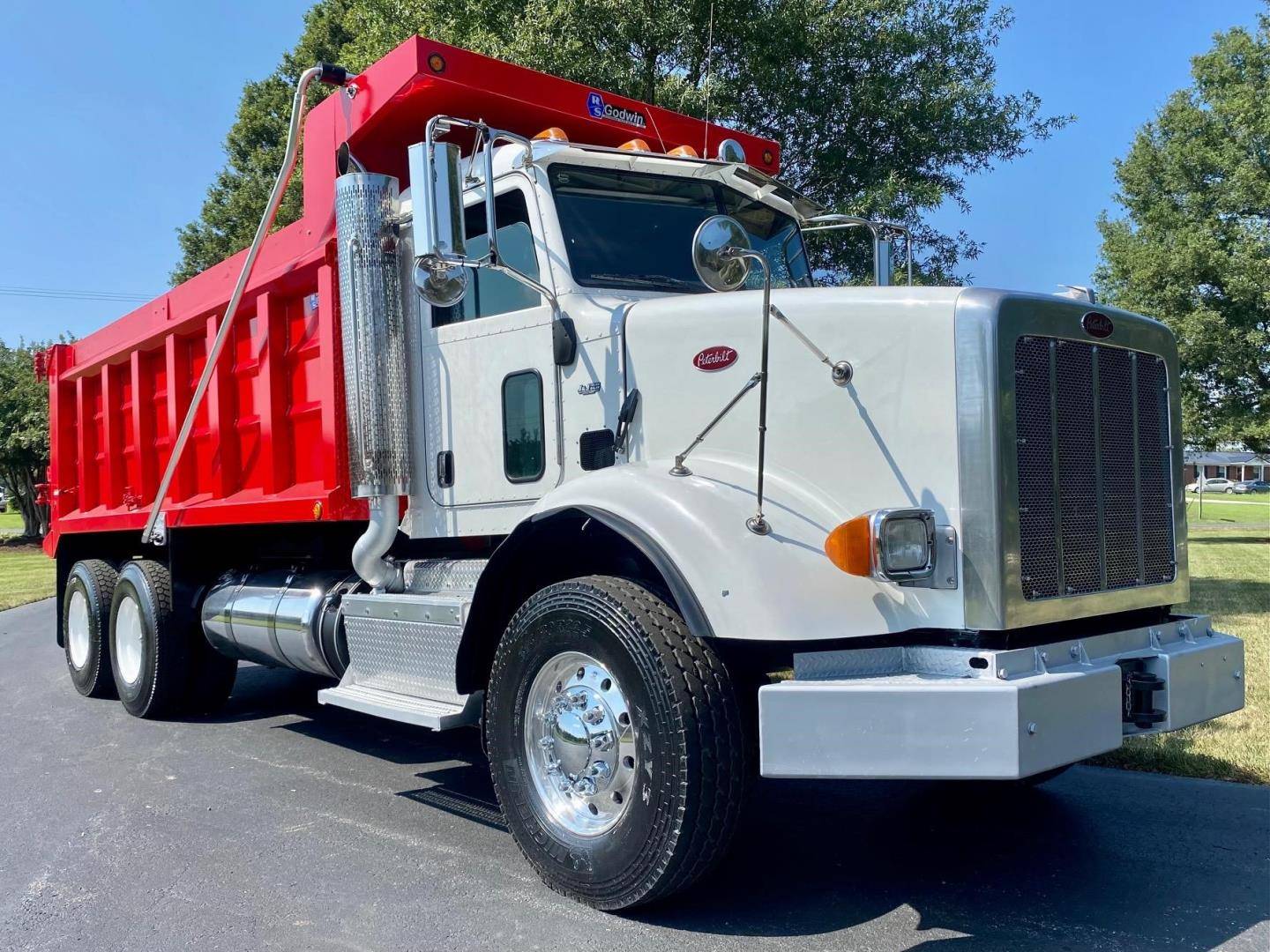 2012 Diesel Peterbilt 365 Trucks and Trailers