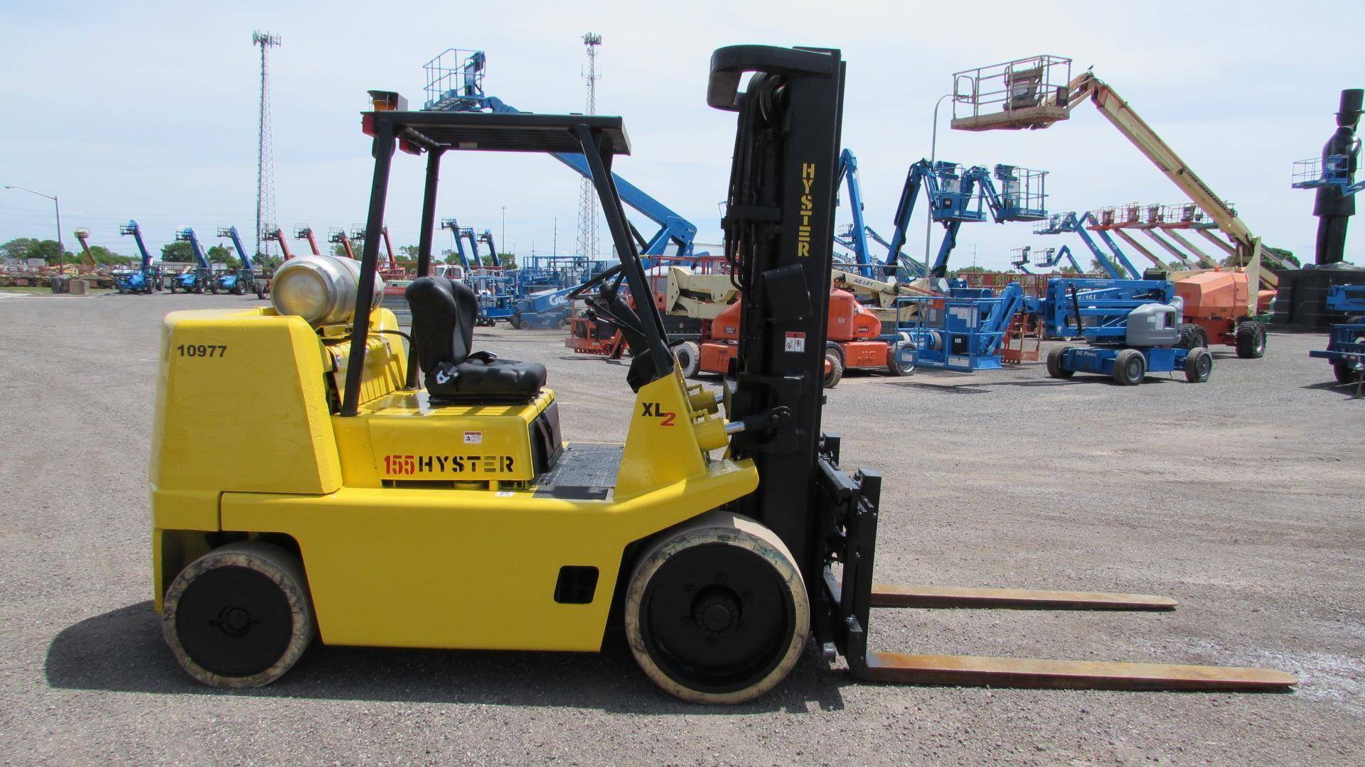 LP Gas Hyster S155XL Cushion Tire 4 Wheel Sit Down (Indoor Warehouse)