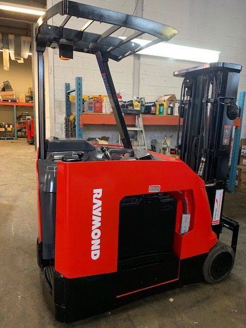 2011 Electric Raymond 425-C40TT Electric Stand Up End Control (Docker)